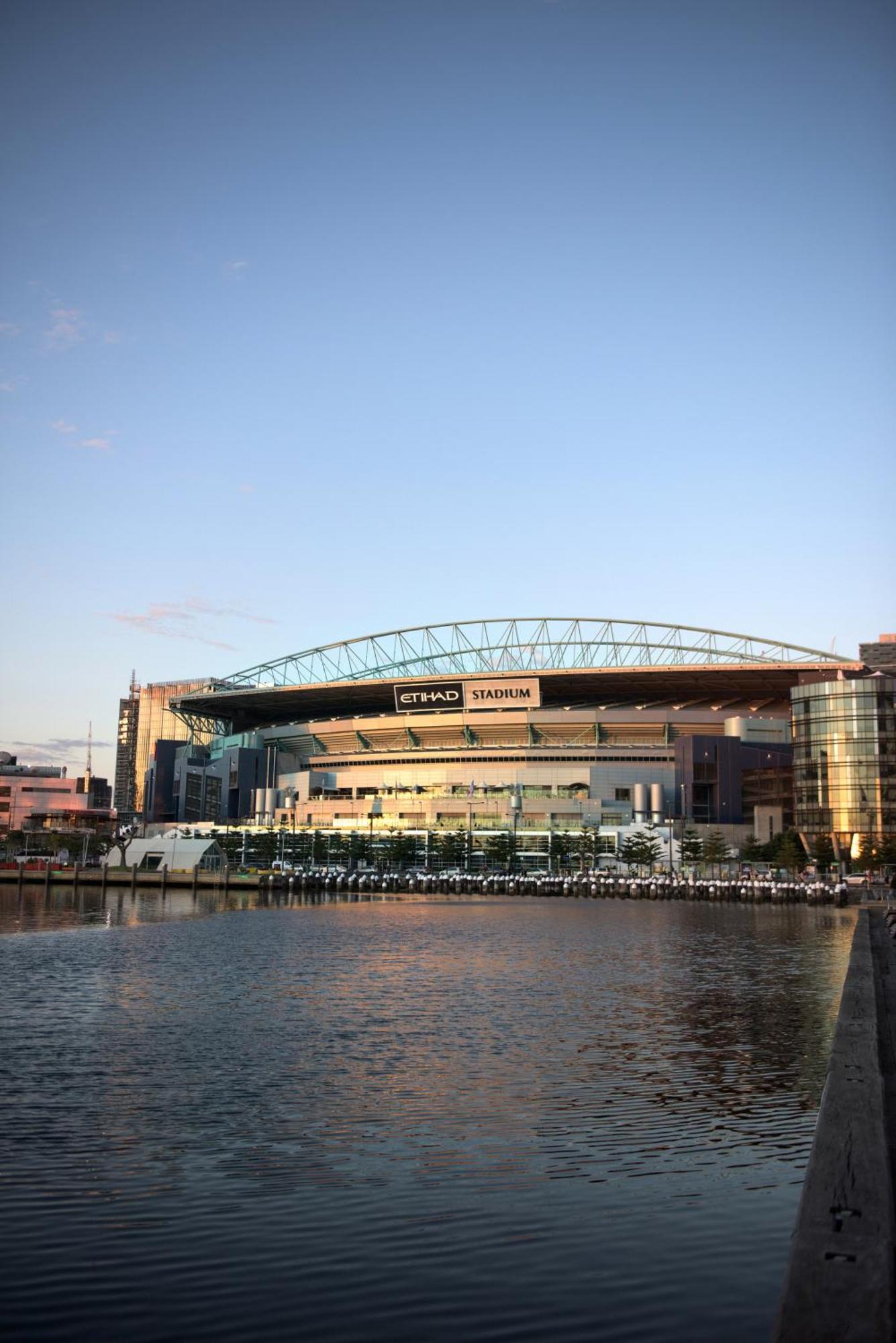 Peppers Docklands Hotel Melbourne Buitenkant foto Etihad Stadium, the Melbourne Storm's home ground