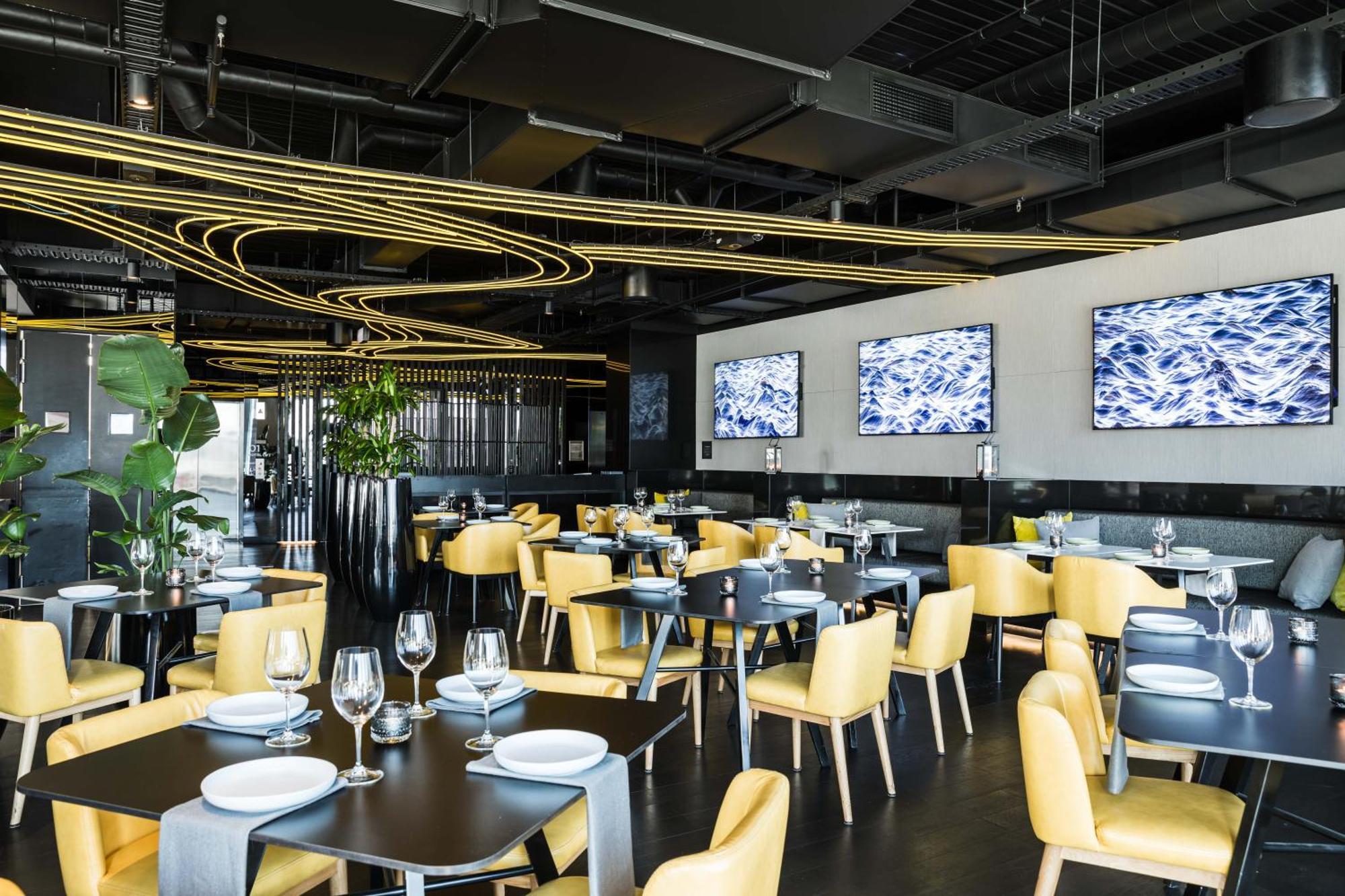 Peppers Docklands Hotel Melbourne Buitenkant foto Interior of the restaurant